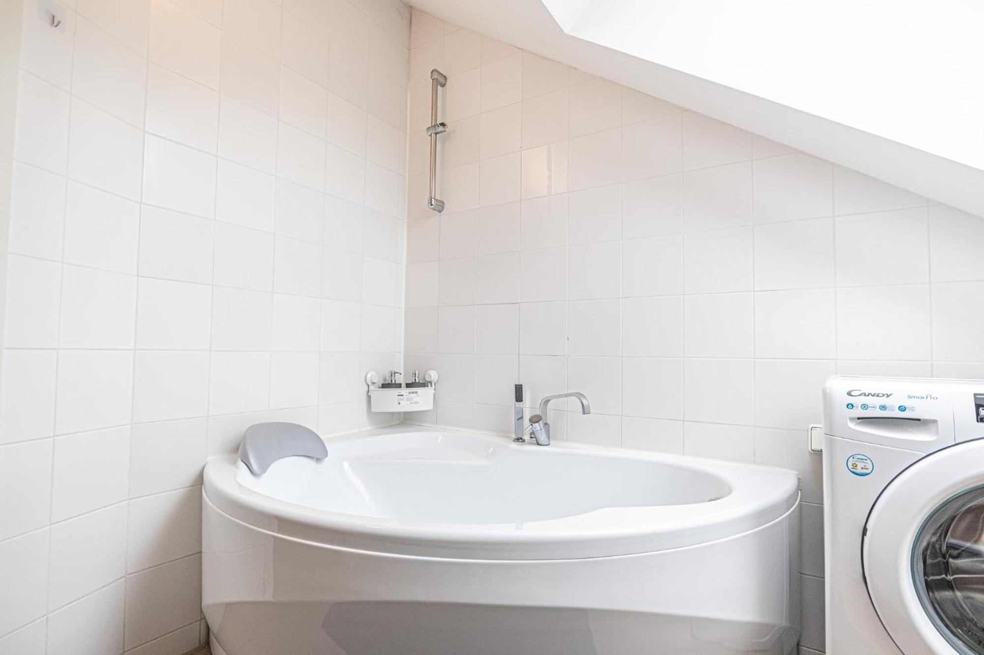 Airy Attic Apt.: Stylish Studio At Penzing Area Vienne Extérieur photo